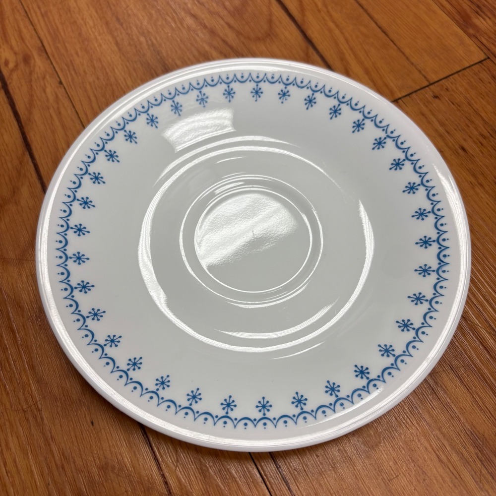 Corelle Livingware Snowflake Blue Saucer Plate Corning Vitrelle White BlueUSA 4"